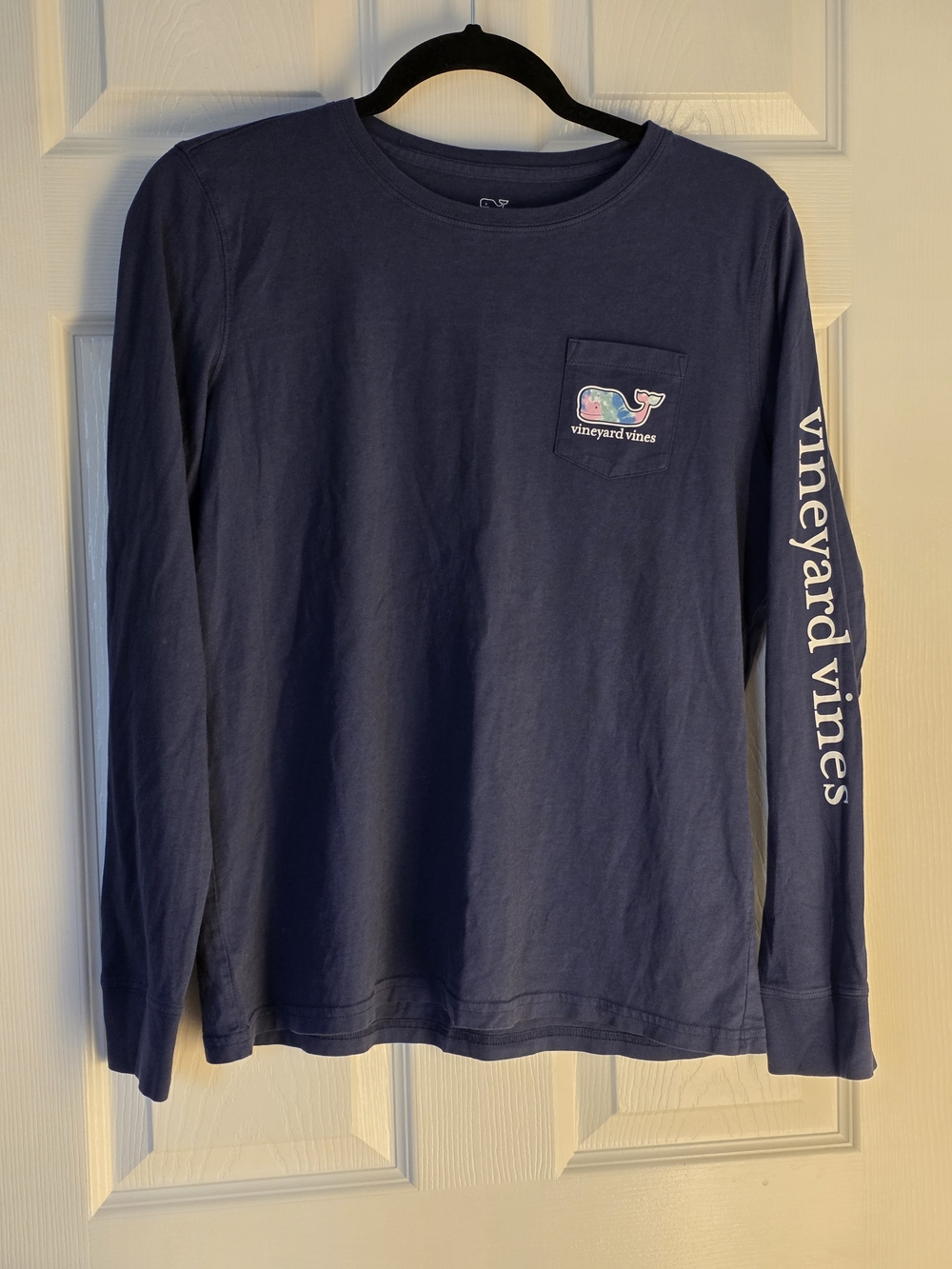 Vineyard Vines Navy Long-Sleeve Pocket Tee with Whale Logo - Womens Medium
